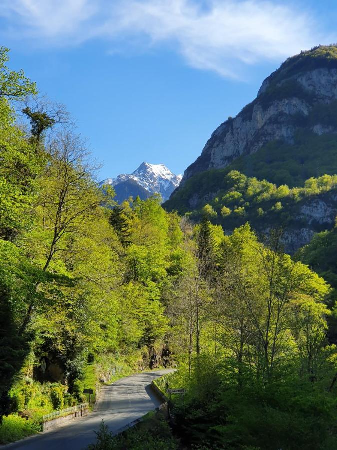 Auberge La Caverne Laruns Bagian luar foto