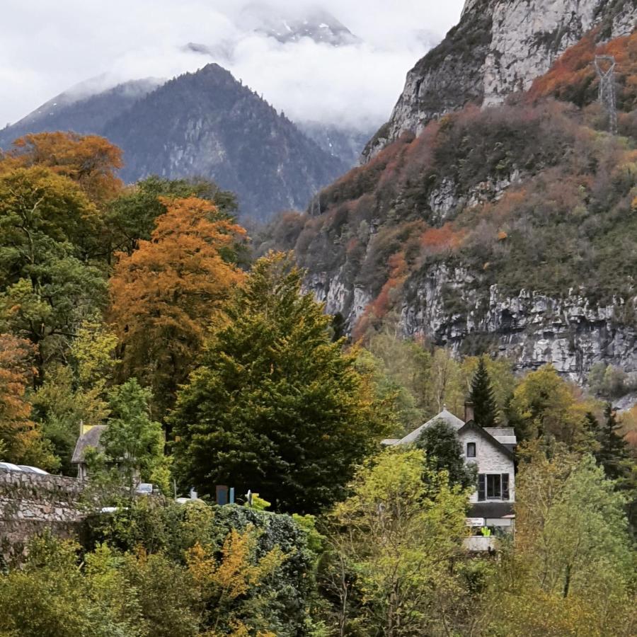 Auberge La Caverne Laruns Bagian luar foto