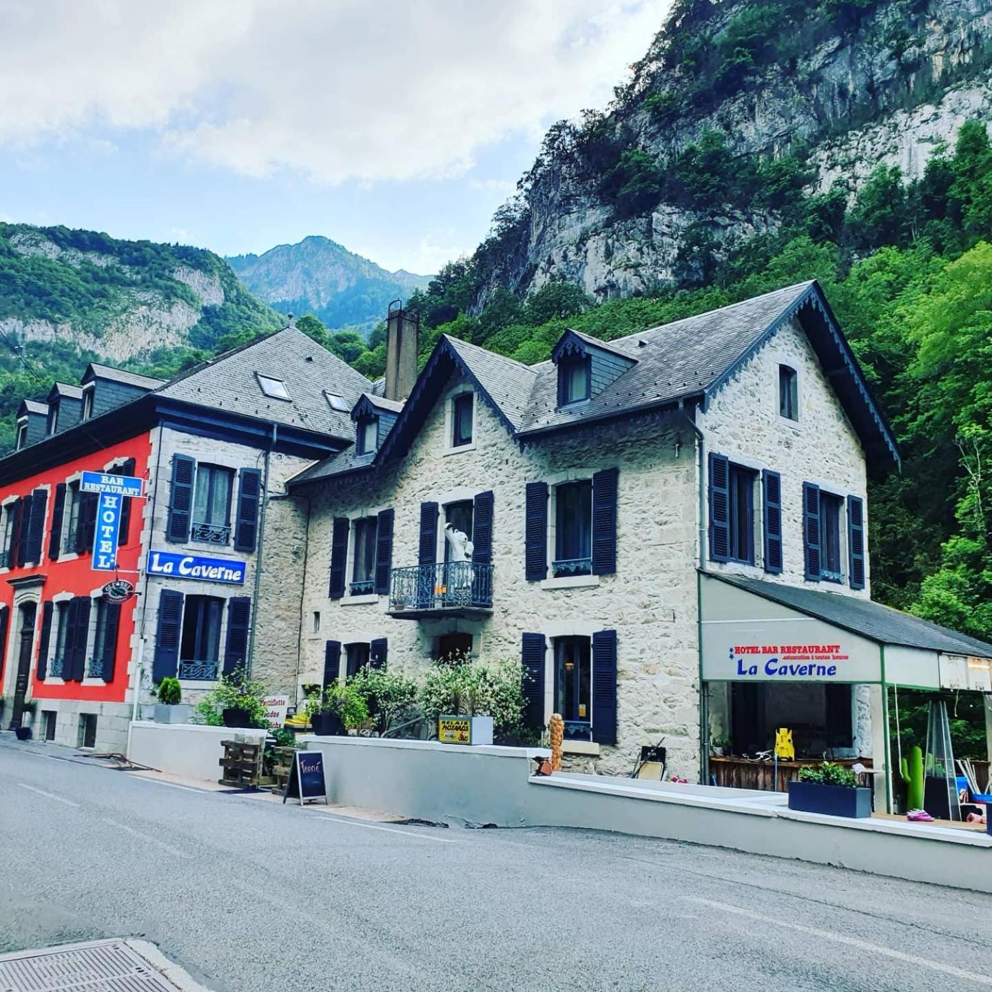 Auberge La Caverne Laruns Bagian luar foto
